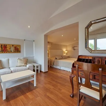Luxury 4 Bdrm With Pvt Pool On The Vilă Kalivia Thorikou